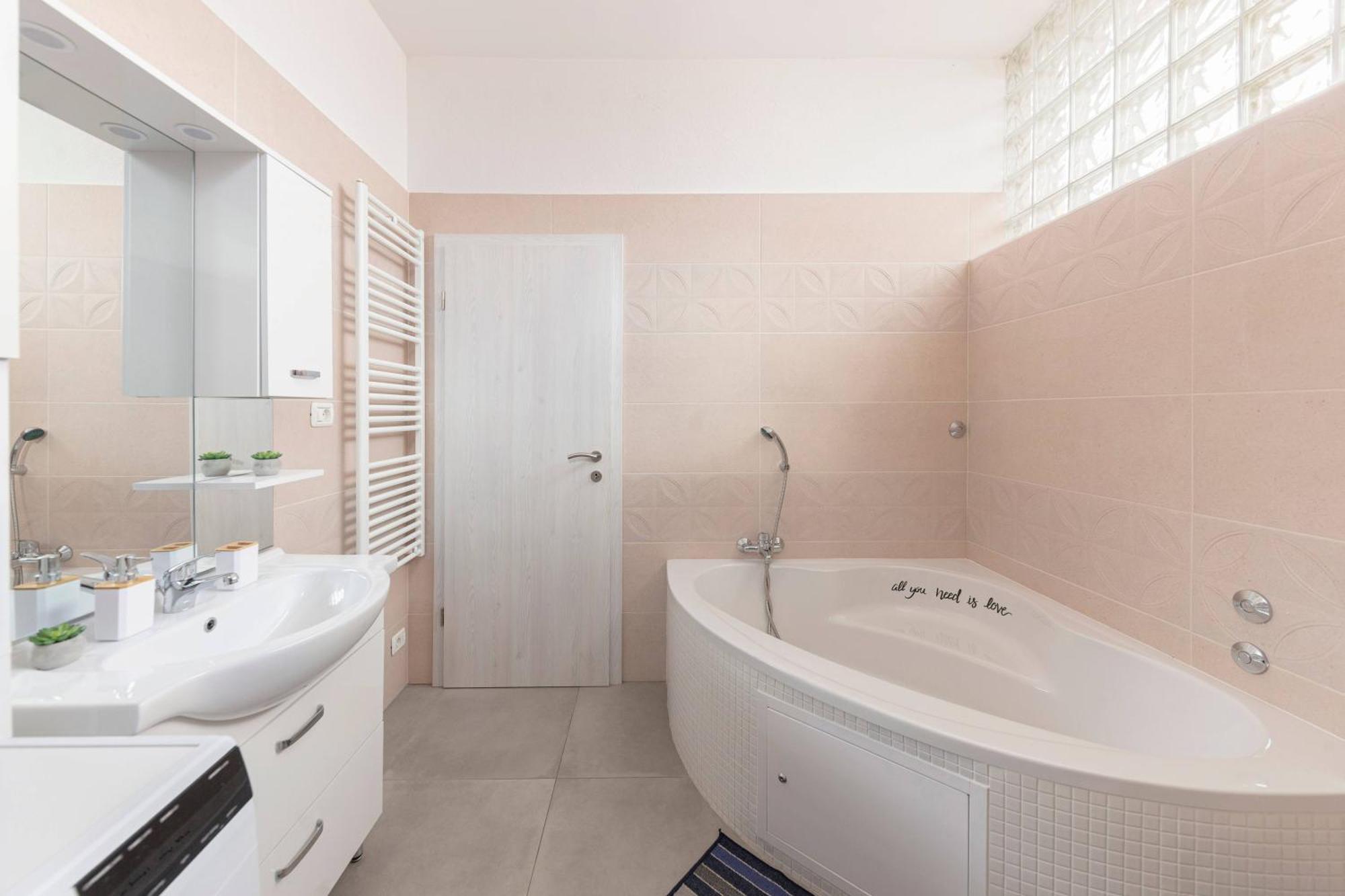 ŠmarjeApartma Zanアパートメント エクステリア 写真
